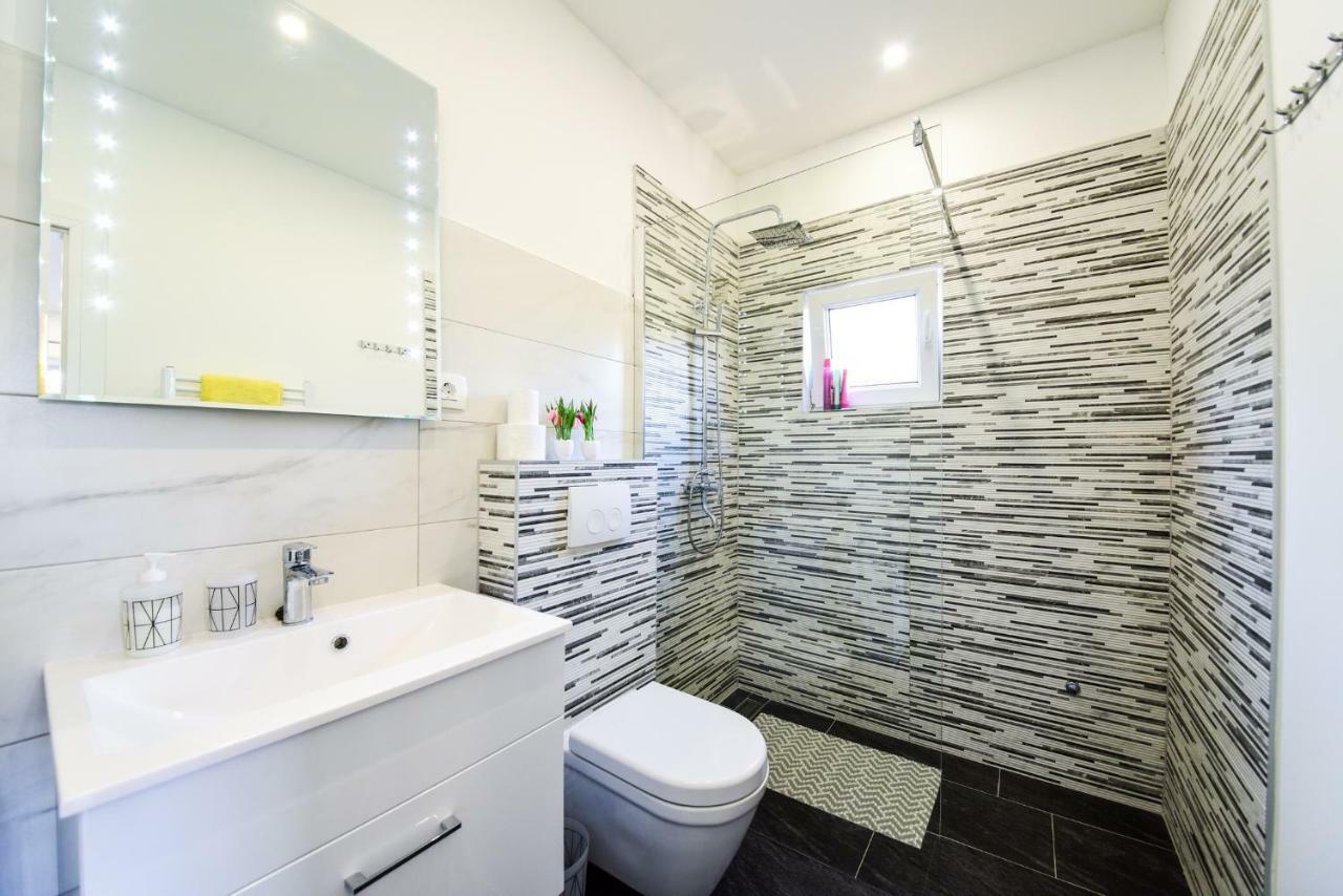 Lipo Je Apartment Zadar Bagian luar foto